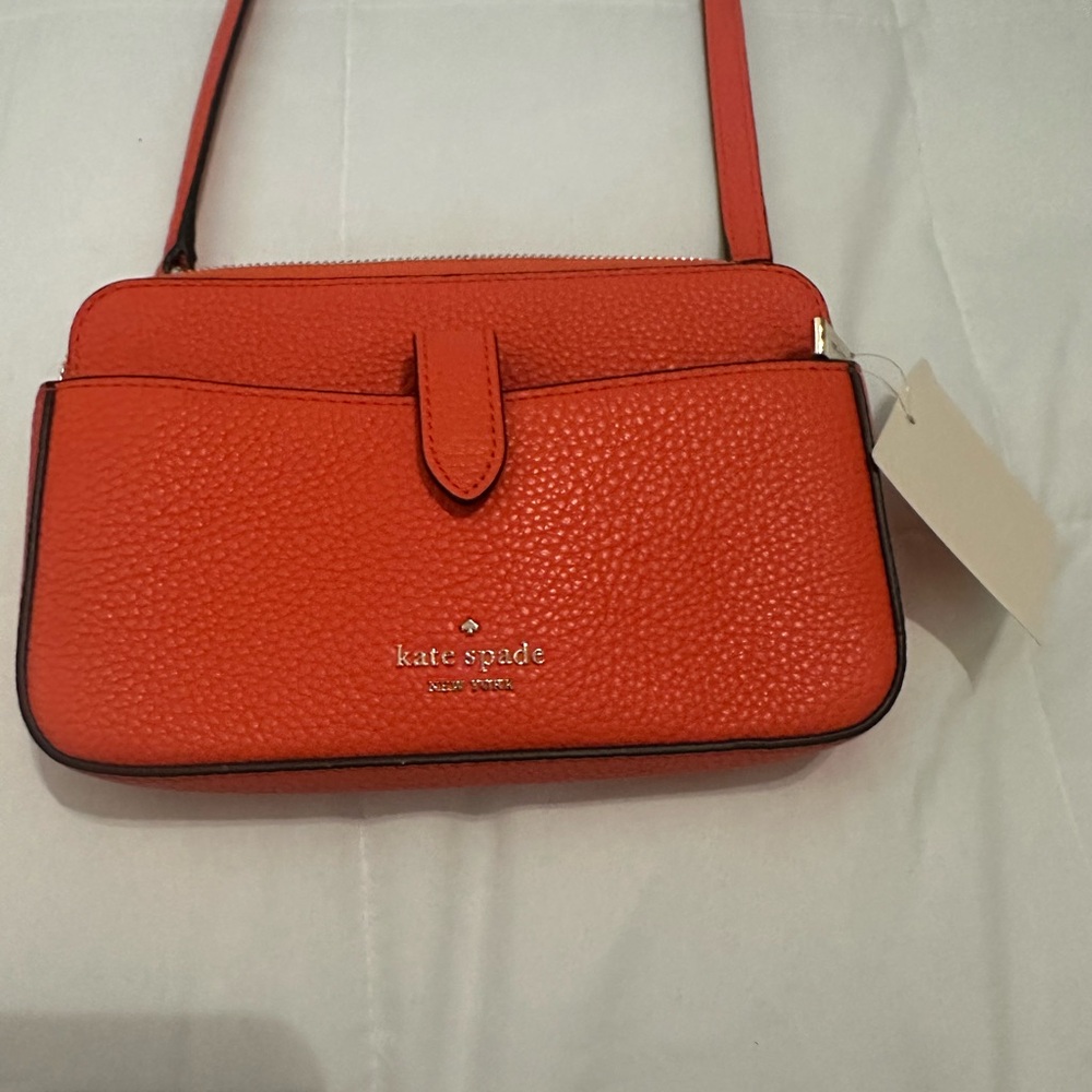 Kate  spade  mini  bags  can be used as a shoulder bag or Crossbody